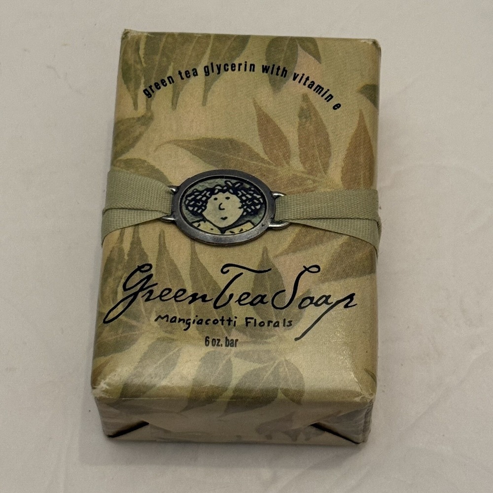 Mangiocatti Florals Green Tea Glycerin with Vitamin E Soap Bar 6 oz Bar‎